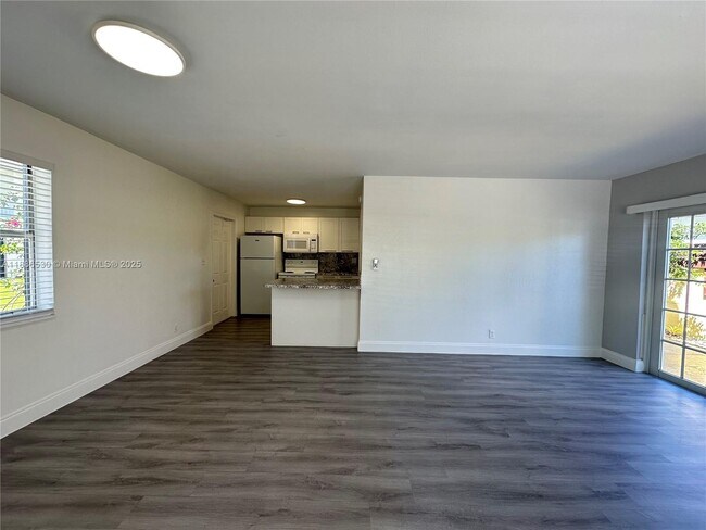 Building Photo - 1413 N Dixie Hwy
