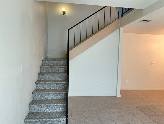 Building Photo - 325 Standiford Ave