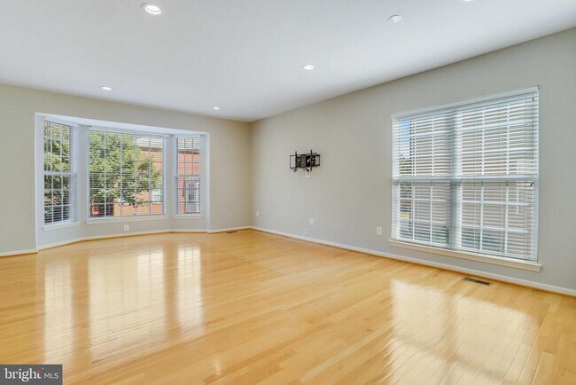 Building Photo - 6522 Trask Terrace