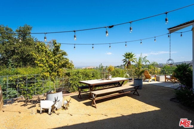 Building Photo - 4530 San Blas Ave