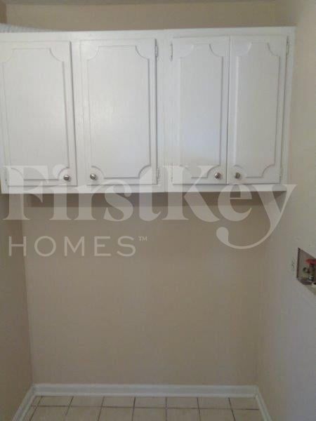Building Photo - 501 Harmony Dr