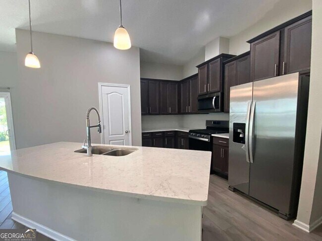 Building Photo - 312 Chinquapin Dr