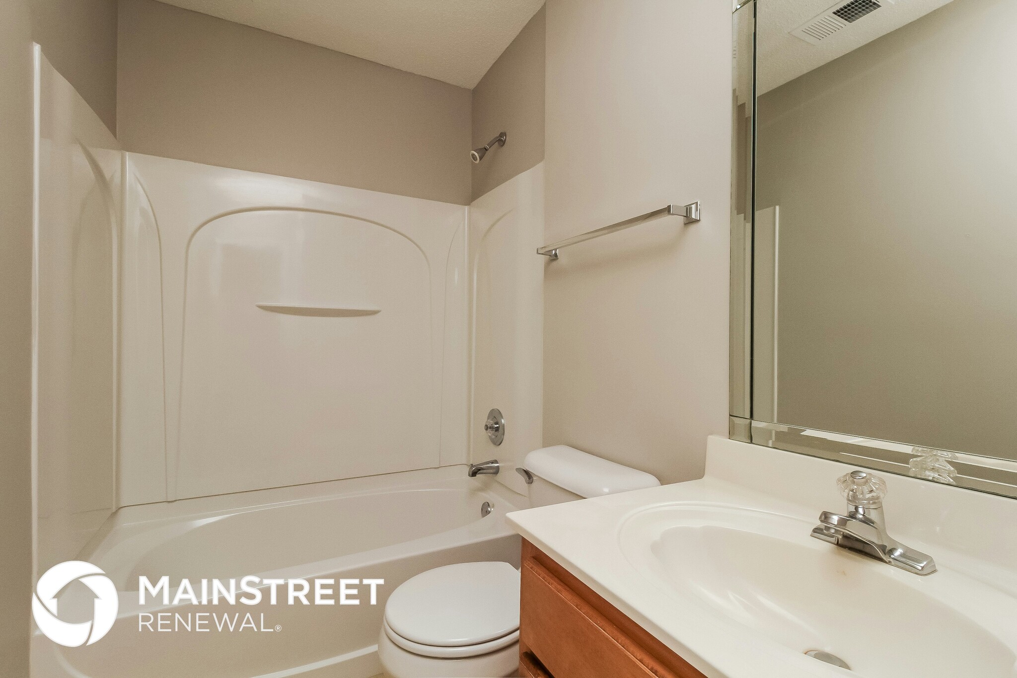 Building Photo - 3182 Pinetree Loop S
