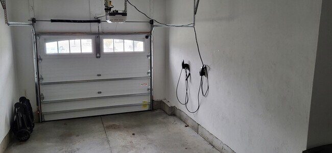 Building Photo - 299 Lexington St