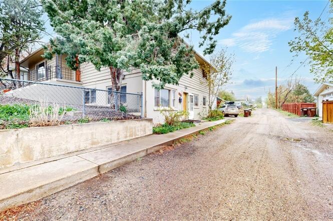 Primary Photo - 415 Alpine Ave.