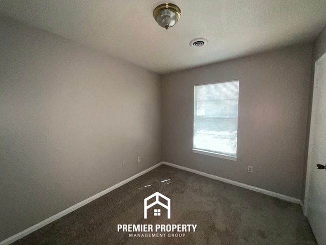 Building Photo - 3373 Elk Point Dr