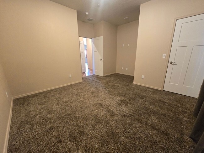 Building Photo - Unfurnished, 1-Year Long-Term Rental