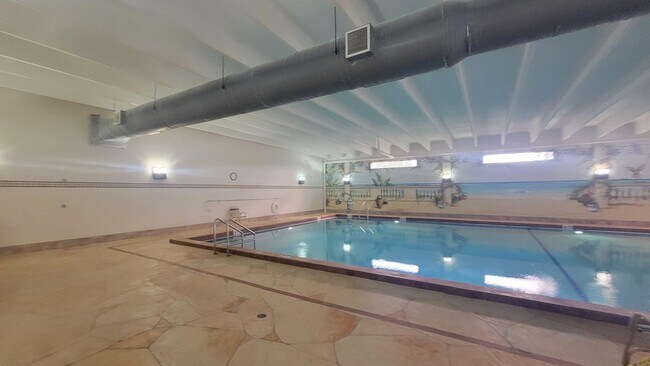 Building Photo - 594 Fanshaw O
