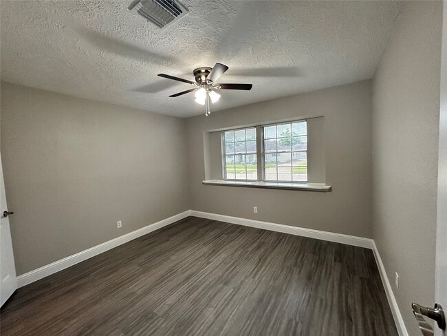 Building Photo - 1601 Washington Dr