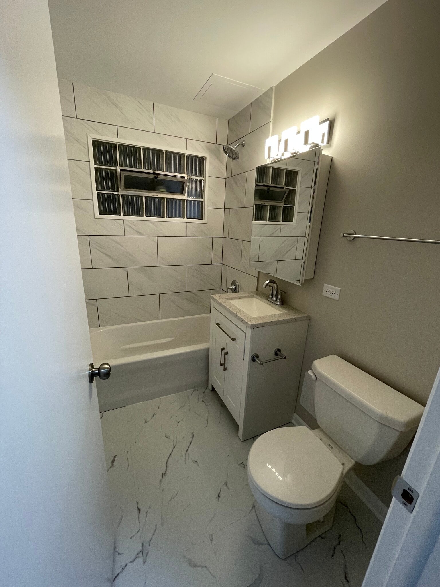 Building Photo - 7202 W Crain St