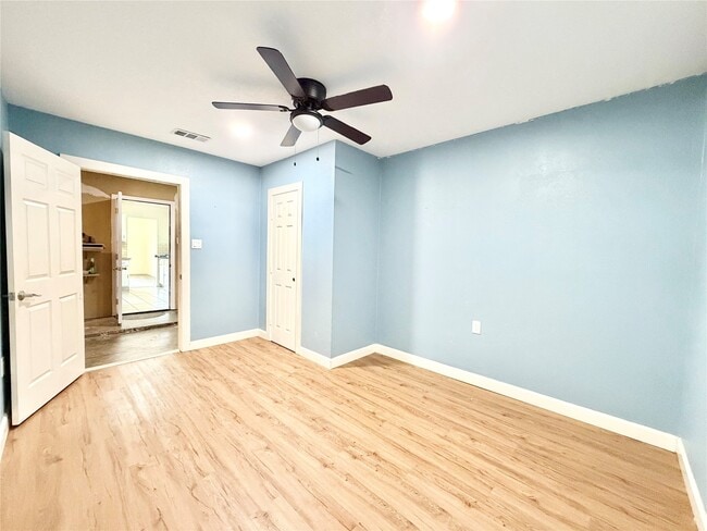 Building Photo - 10410 Sagetrail Dr