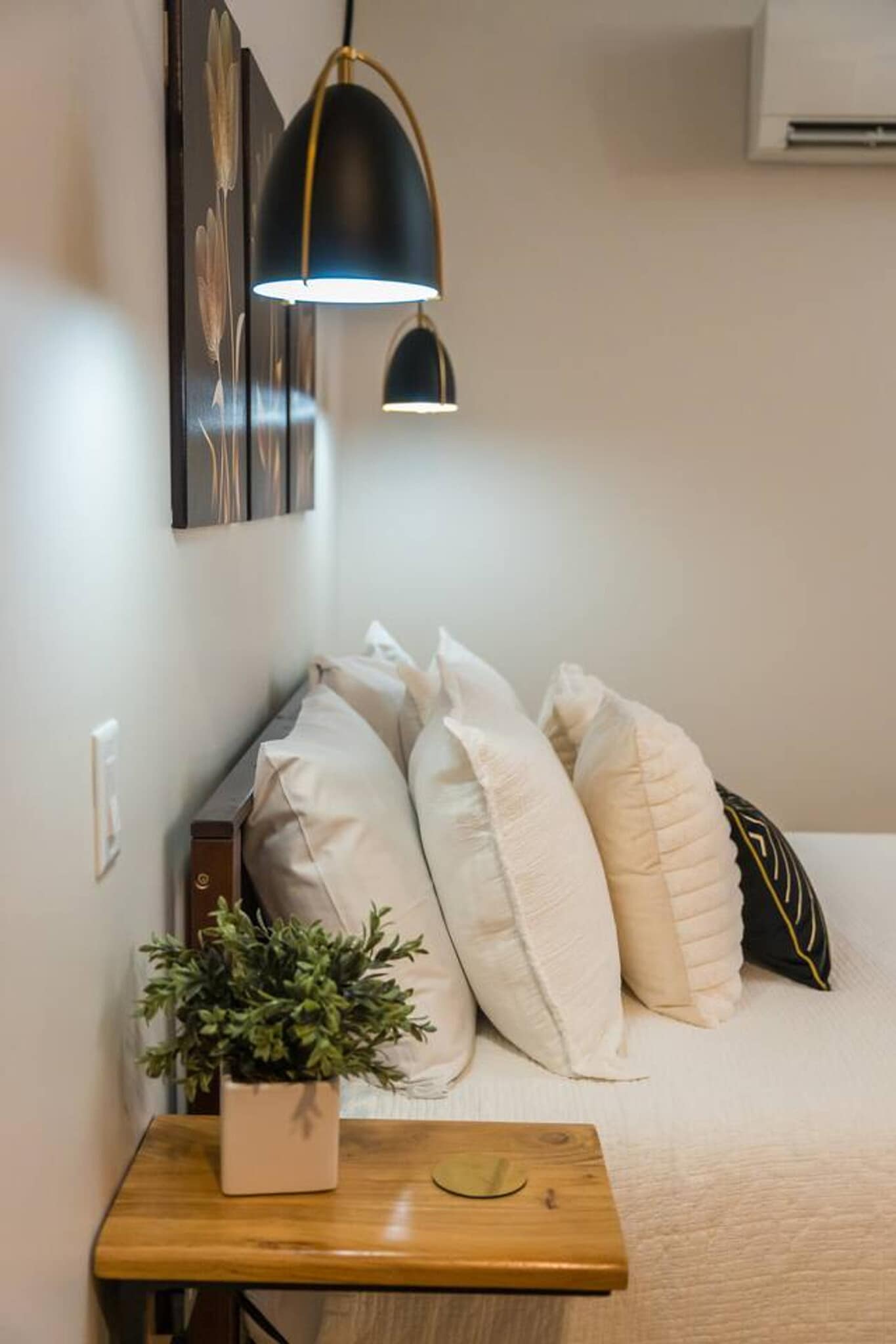 Building Photo - 10268 Cleveland Rd