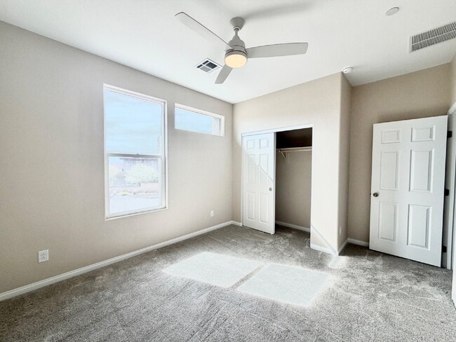 Building Photo - 3 Bedroom Townhome for Rent in Cadence Henderson | Solar Home | Master-Planned Community Near Las...