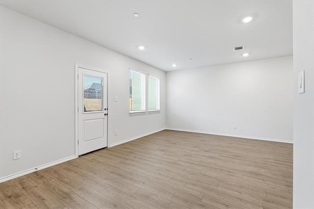 Building Photo - 215 Arbor Dr