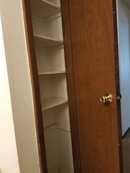 Linen Closet - 1299 Hilltop Cir