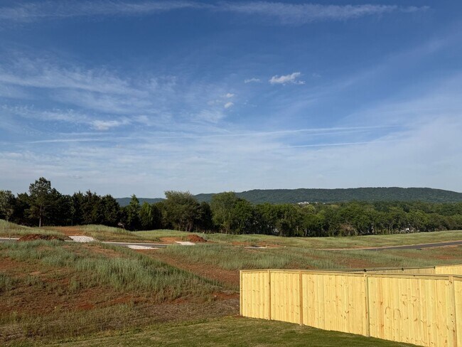 Building Photo - **NEW PRICE**Ooltewah-Harbour Chase Community