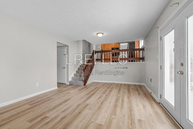 Building Photo - 2414 Parkdale Ave