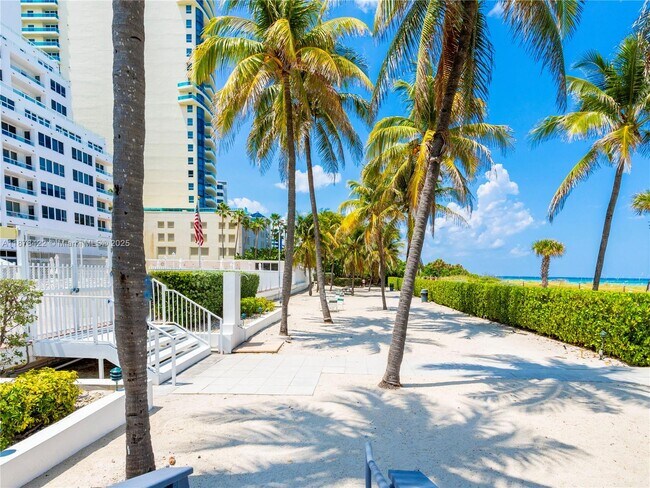 Building Photo - 5005 Collins Ave