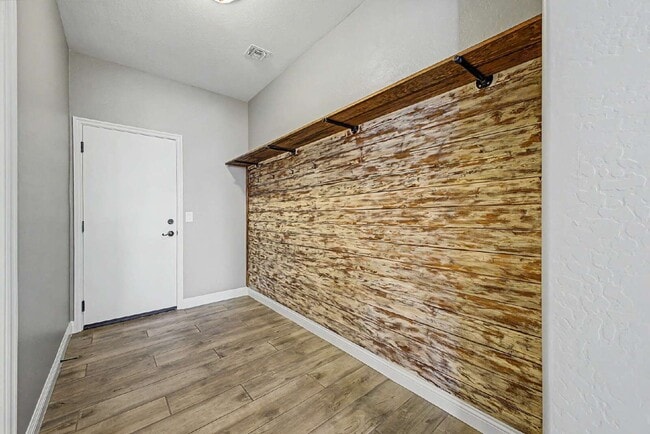 Building Photo - 20515 W Maiden Ln