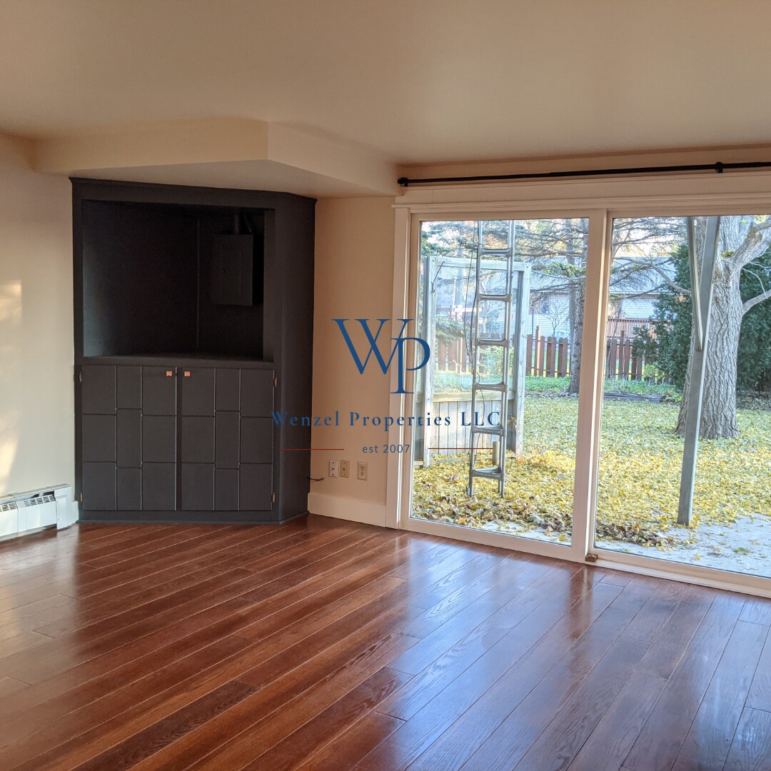 Living room - 165 Lincoln St