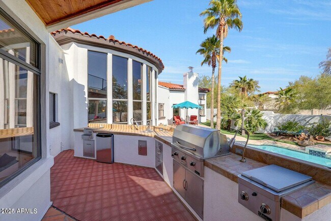 Building Photo - 8171 E Whispering Wind Dr