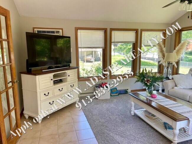 Building Photo - Beautiful Ranch Home in Shawnee-Available ...