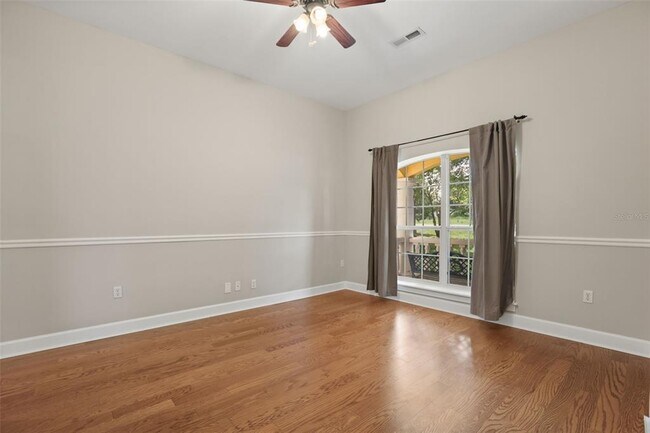 Building Photo - 5554 Palm Lake Cir