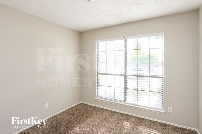 Building Photo - 4368 Saugus Dr