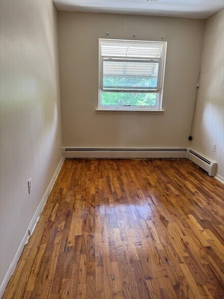 Building Photo - 1150 Metcalf Ave