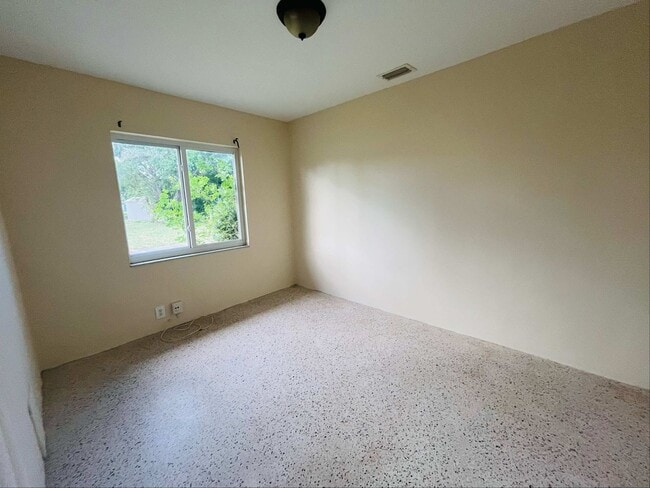 Building Photo - Beautiful duplex in the heart of Boynton B...