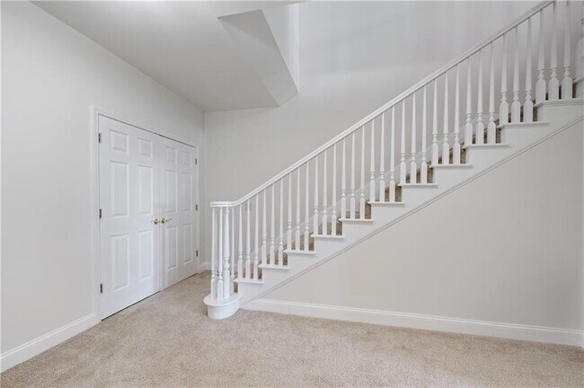 Building Photo - 3334 Peachtree Rd NE
