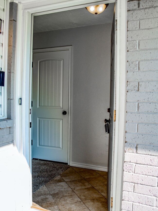 Building Photo - 3 Bedroom 2 Bath home in Shawnee!