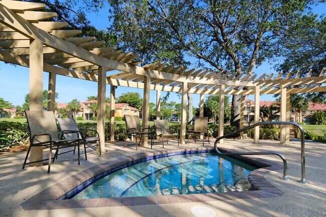 Building Photo - 4791 Via Palm Lakes Via