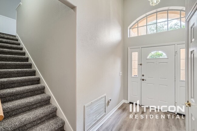 Building Photo - 2964 Hickory Grove Dr