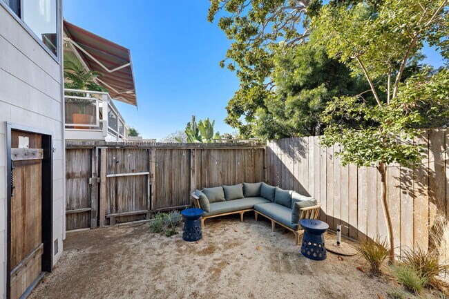 Building Photo - Woods Cove Ocean View Apartment