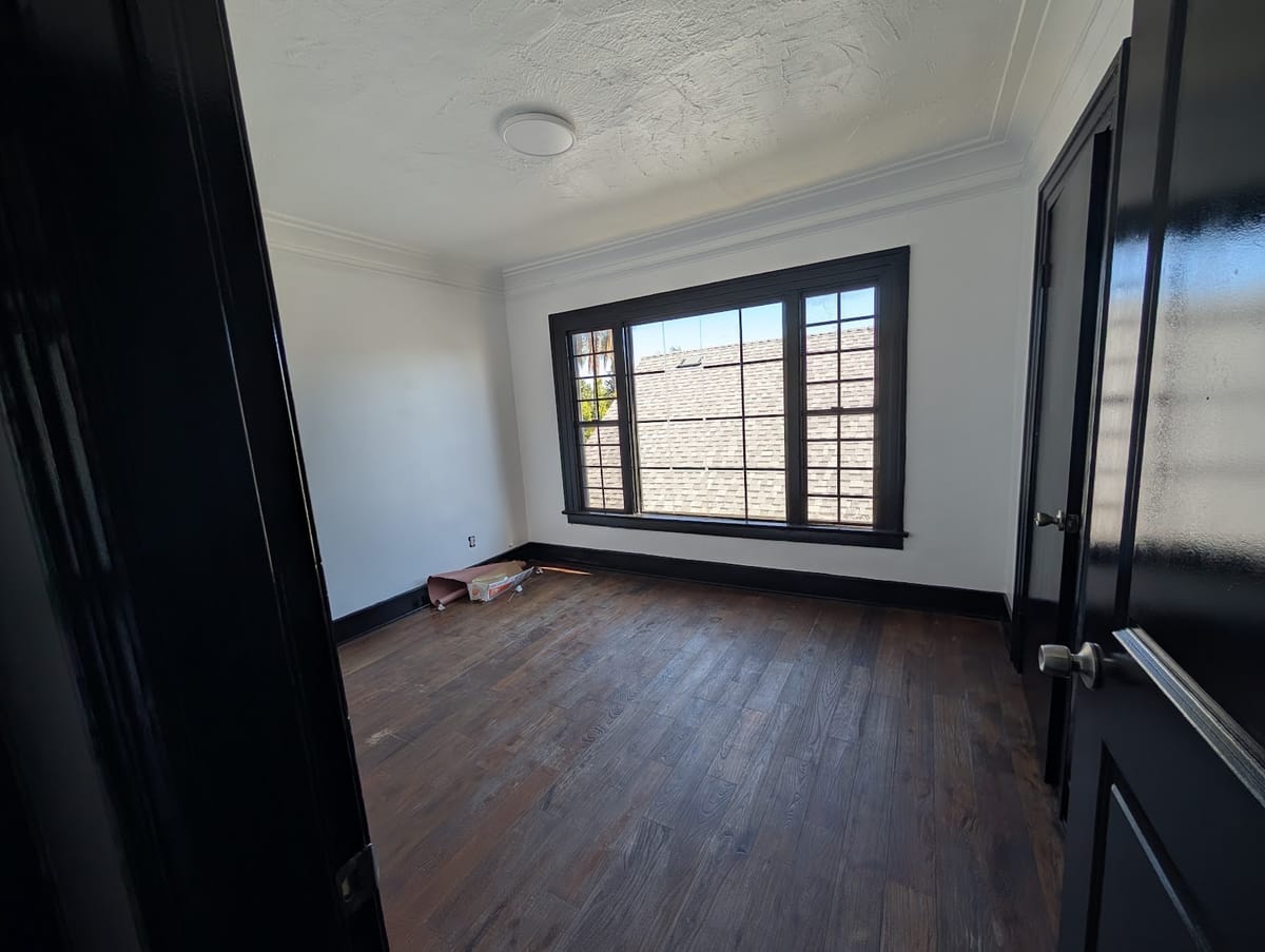 Building Photo - 4053 S Budlong Ave