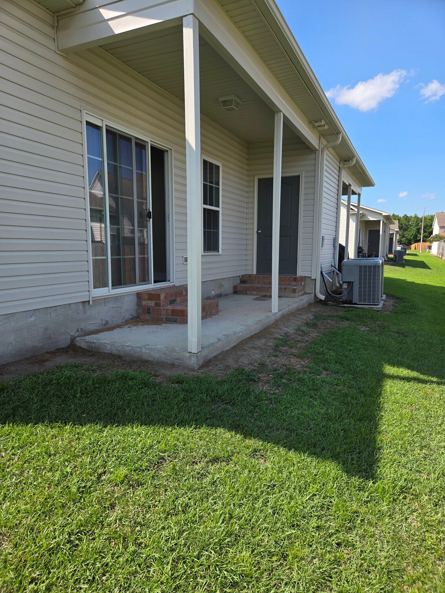 Building Photo - 3909 Granada Dr