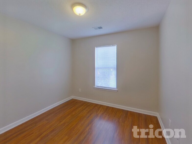Building Photo - 127 Wenlock Cir