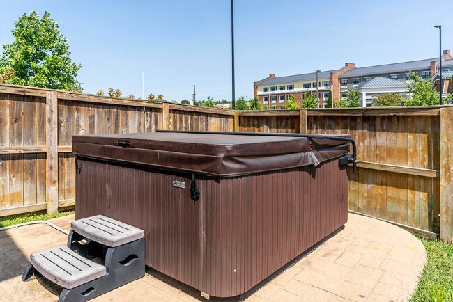 Building Photo - Beautiful Beaumont townhome – $3,000/Month