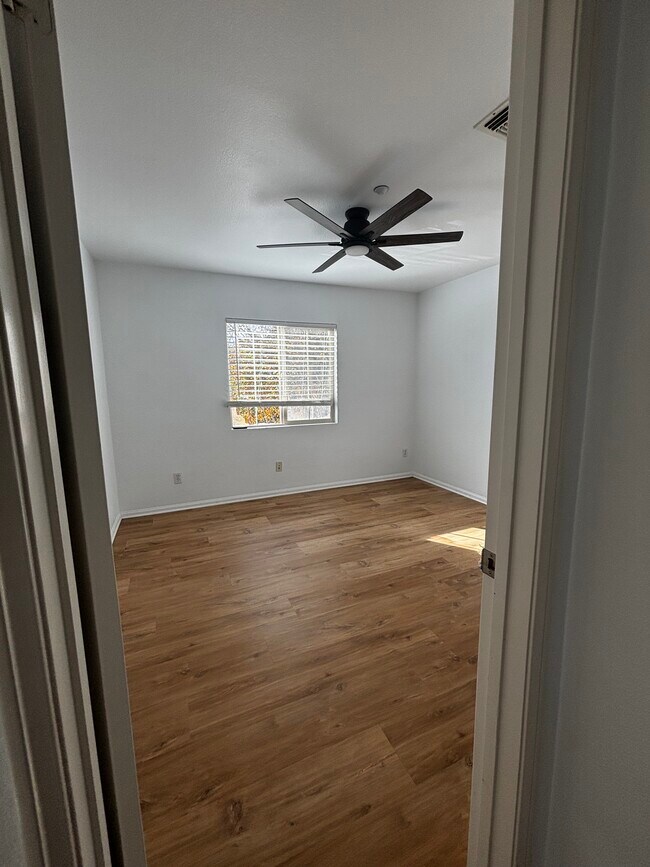 Building Photo - 2727 Bellezza Dr