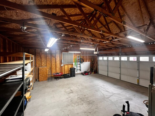 Building Photo - Application Pending - 3 Bedroom House For ...