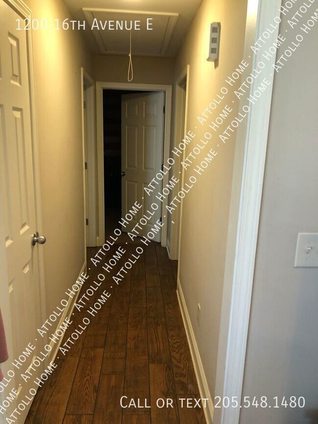 Building Photo - Great house close to campus!