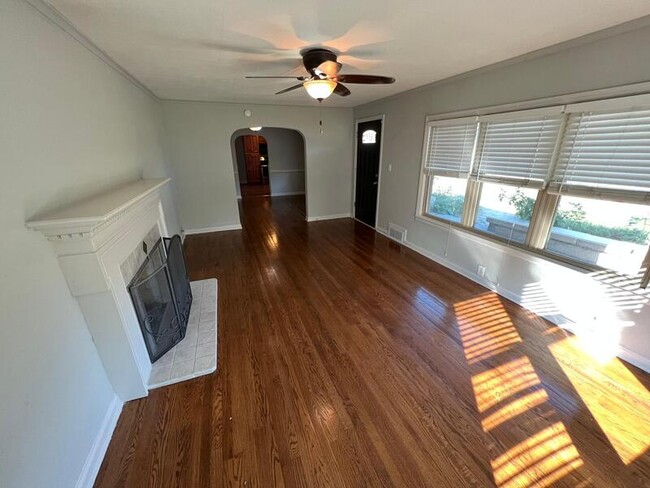 Building Photo - 3846 Blue Ridge Blvd