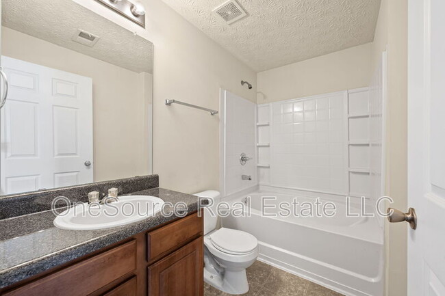 Building Photo - 5304 Fairington Club Dr