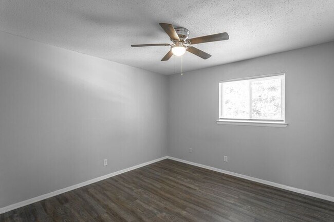 Building Photo - 113 Goodson Ave