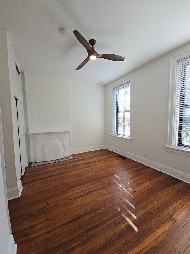 Building Photo - 322 Mulberry St