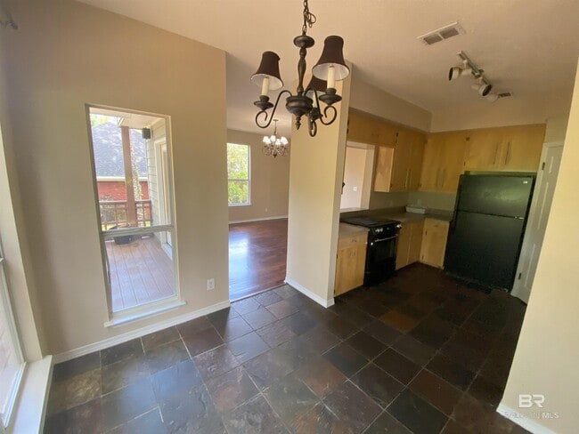 Building Photo - 128 Worchester Dr