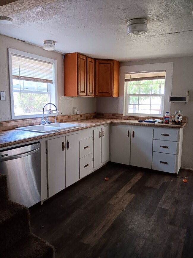 Building Photo - 3 Bed House in La Grande