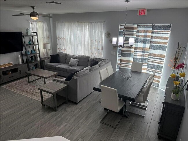 Building Photo - 5151 Adelaide Dr