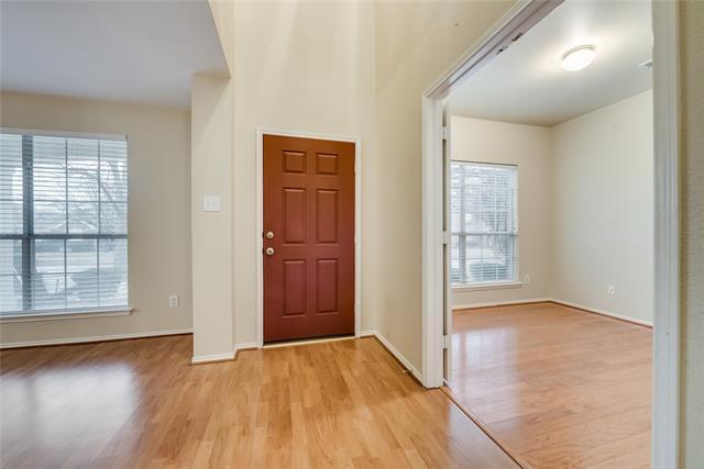 Building Photo - 2429 Ravenhurst Dr